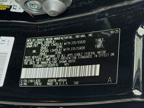 Certified 2026 Toyota Highlander Limited AWD/4WD image 38