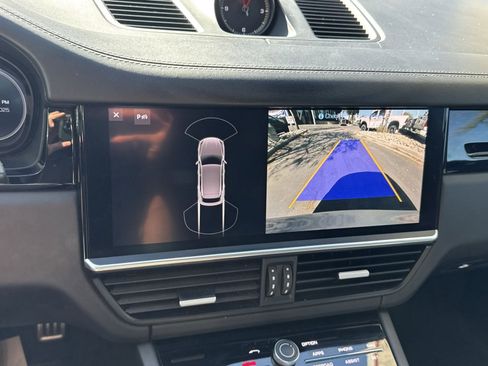 Used 2020 Porsche Cayenne S image 25