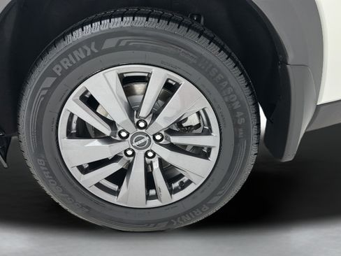 Used 2024 Nissan Pathfinder S AWD/4WD image 8