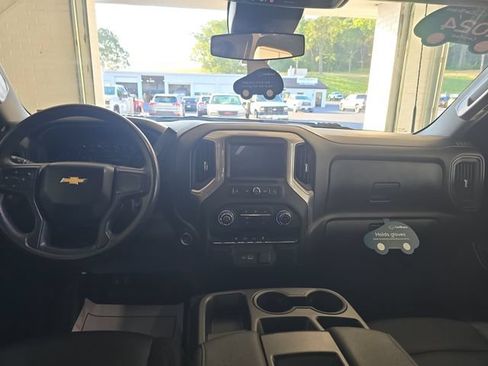 Used 2024 Chevrolet Silverado 2500 W/T w/ WT Convenience Package AWD/4WD image 11
