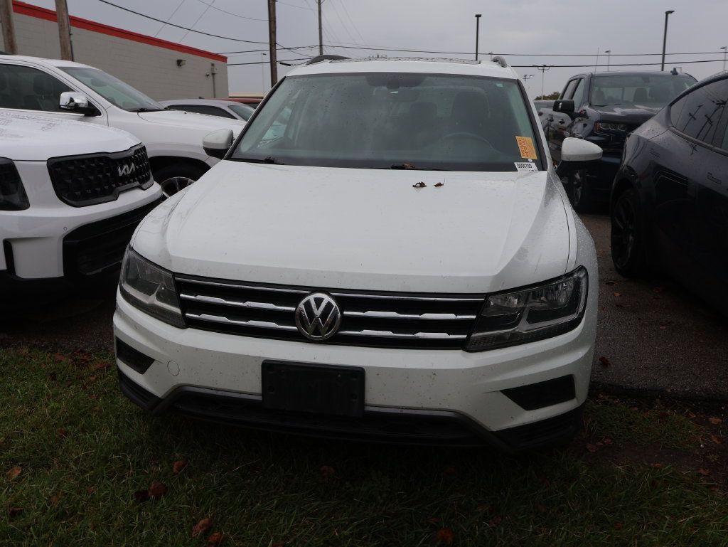 Used 2021 Volkswagen Tiguan SE w/ Panoramic Sunroof Package AWD/4WD image 8