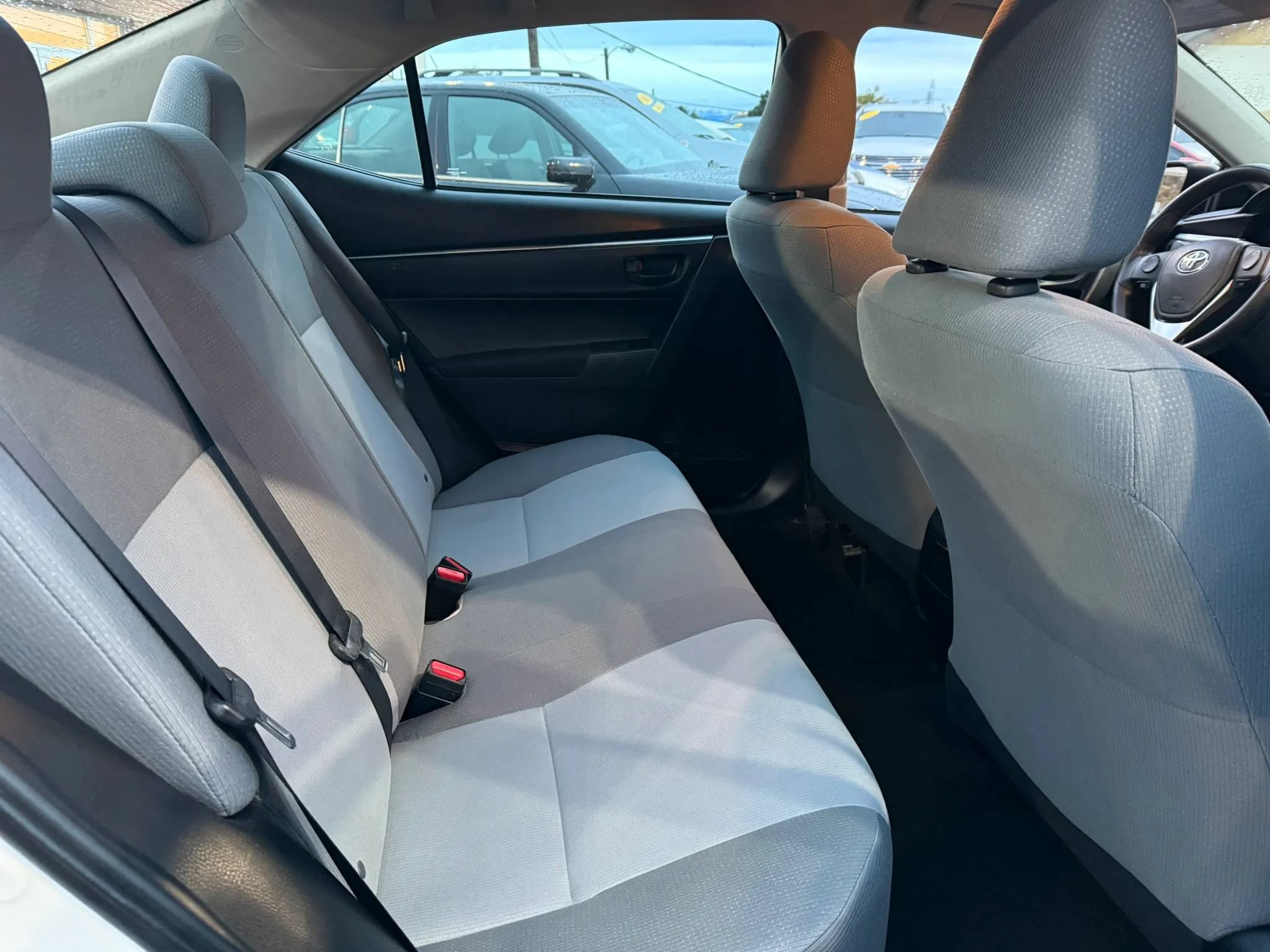 Used 2015 Toyota Corolla L FWD image 14