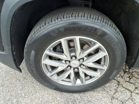 Used 2023 GMC Acadia SLT AWD/4WD image 9