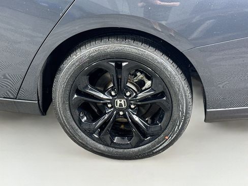 Used 2025 Honda Accord SE image 9