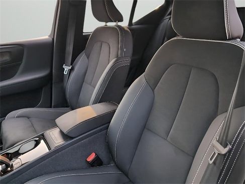 Used 2023 Volvo XC40 Recharge Ultimate w/ Protection Package Premier image 17