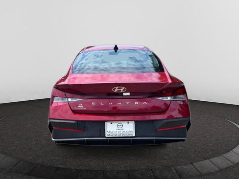 Used 2024 Hyundai Elantra SEL FWD image 4