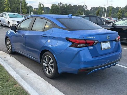 Used 2021 Nissan Versa SV FWD image 6