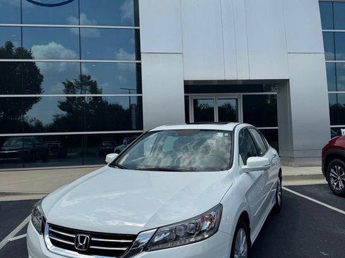 Used 2015 Honda Accord Touring image 1