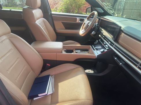 Used 2024 Hyundai Santa Fe Limited image 11