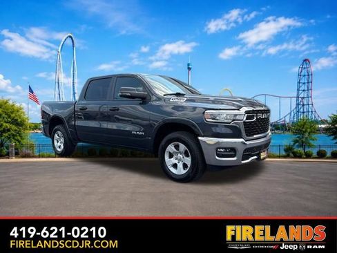 Used 2025 RAM 1500 Big Horn AWD/4WD image 1