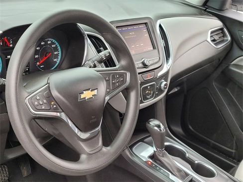 Used 2020 Chevrolet Equinox LS image 9