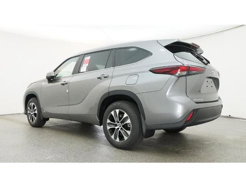 New 2026 Toyota Highlander XLE image 21