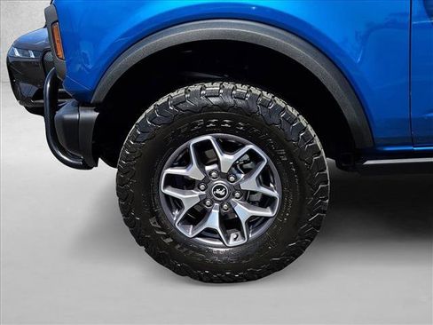 Used 2023 Ford Bronco Badlands image 22