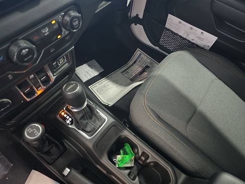 New 2026 Jeep Gladiator Sport AWD/4WD image 25