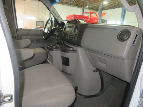 Used 2011 Ford E-350 and Econoline 350 XL w/ Interior Upgrade Pkg RWD image 29