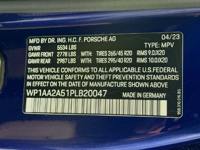 Used 2023 Porsche Macan AWD/4WD image 38