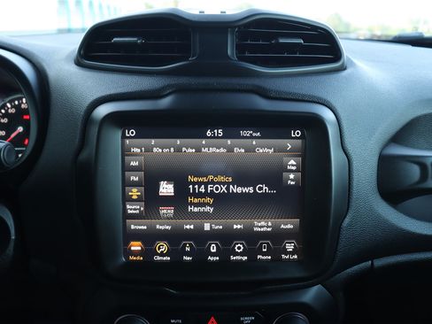 Used 2021 Jeep Renegade Latitude AWD/4WD image 34