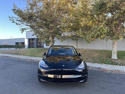 Used 2021 Tesla Model Y Performance image 3