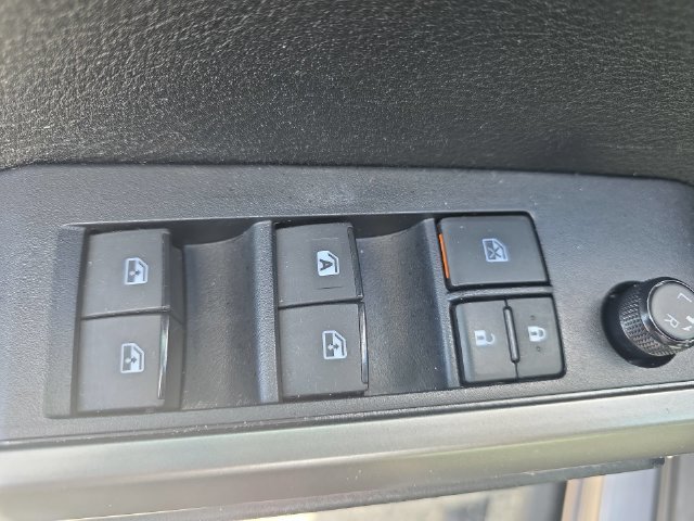 Used 2021 Toyota Tacoma SR5 w/ SR5 Appearance Package (SM) RWD image 27