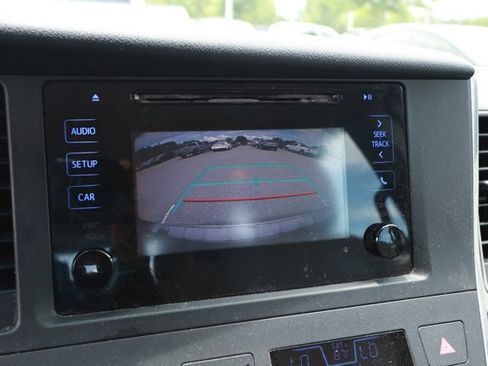 Used 2015 Toyota Sienna L FWD image 9