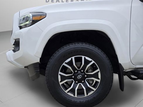 Used 2021 Toyota Tacoma TRD Sport w/ Technology Package AWD/4WD image 36