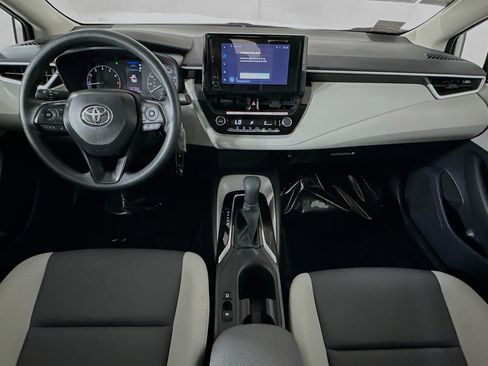 Used 2025 Toyota Corolla LE FWD image 28