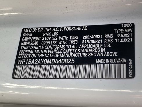 Used 2021 Porsche Cayenne Coupe w/ Premium Package image 43