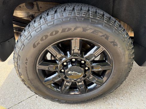 Used 2024 Chevrolet Silverado 2500 LTZ w/ LTZ Premium Package image 29