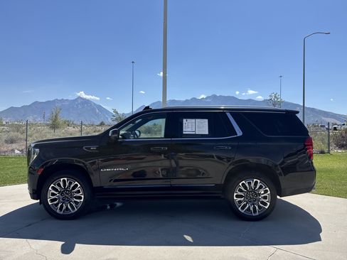 Used 2023 GMC Yukon Denali Ultimate AWD/4WD image 2