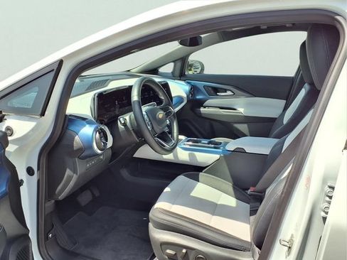 Used 2025 Chevrolet Equinox EV LT FWD image 18