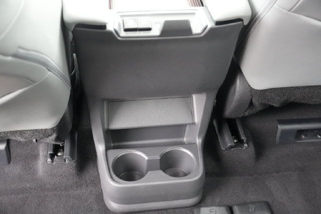 Used 2024 Toyota Sienna XLE FWD image 19