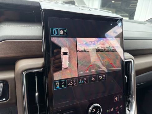 New 2026 GMC Yukon Denali Ultimate AWD/4WD image 24