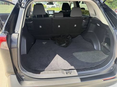 Used 2021 Toyota RAV4 XLE FWD image 23