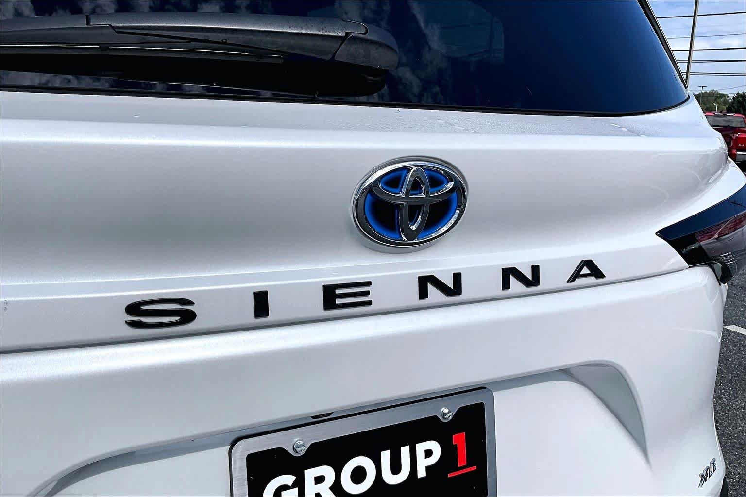 Used 2025 Toyota Sienna XLE FWD image 31