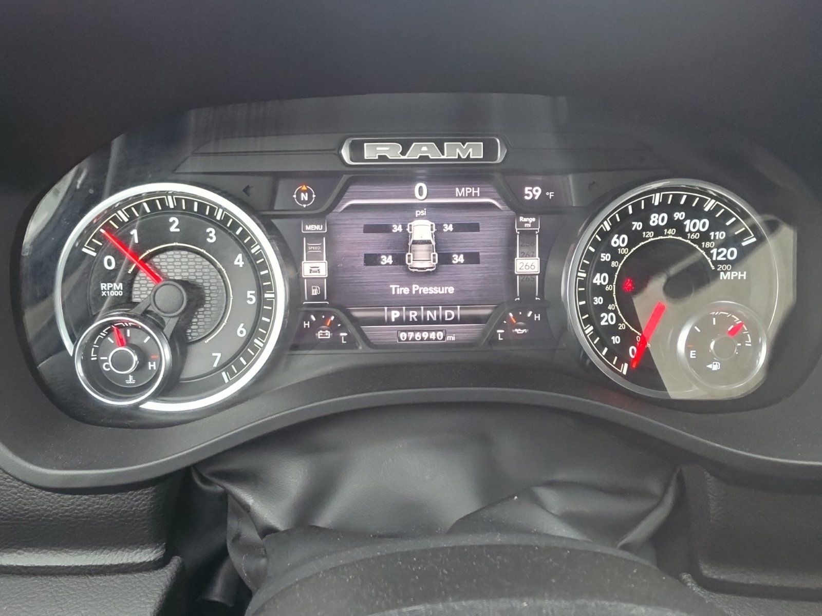 Used 2022 RAM 1500 Laramie AWD/4WD image 11