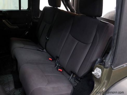 Used 2016 Jeep Wrangler Unlimited Sport w/ Connectivity Group AWD/4WD image 13