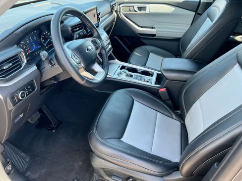 Used 2024 Ford Explorer XLT w/ Equipment Group 202A AWD/4WD image 10