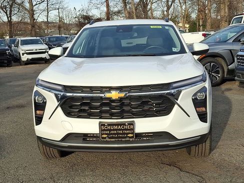 Used 2024 Chevrolet Trax LT w/ Driver Confidence Package image 3