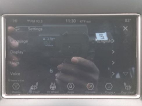 Used 2020 Jeep Grand Cherokee Laredo AWD/4WD image 23