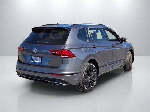 Used 2021 Volkswagen Tiguan SE R-Line image 4