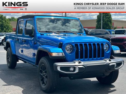Certified 2023 Jeep Gladiator Sport AWD/4WD image 1