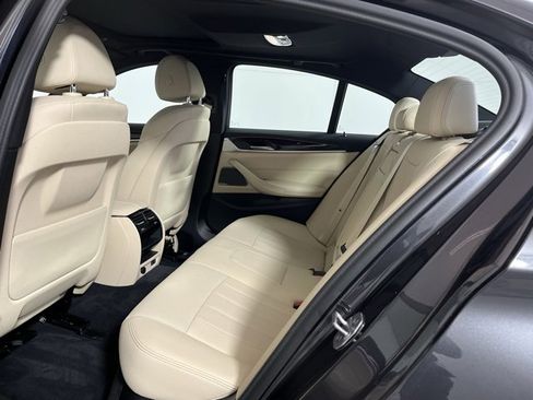 Used 2023 BMW 530i xDrive 530i xDrive w/ Premium Package image 19