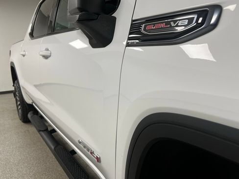 Used 2023 GMC Sierra 1500 AT4 w/ Technology Package AWD/4WD image 17