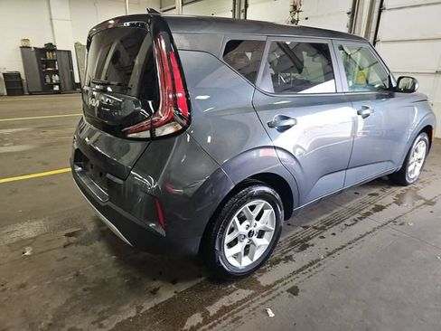 Used 2025 Kia Soul LX w/ LX Technology Package FWD image 3