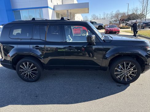 Used 2024 Lexus GX 550 image 11