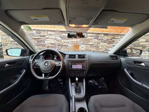 Used 2015 Volkswagen Jetta S image 16