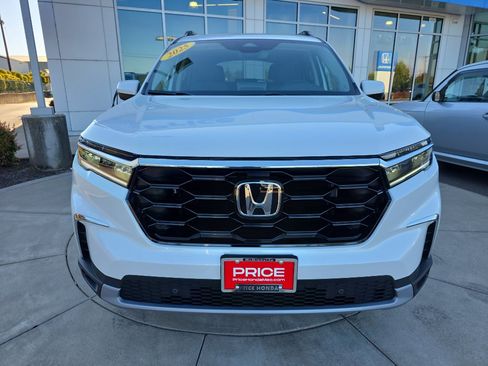 New 2025 Honda Pilot Touring image 10