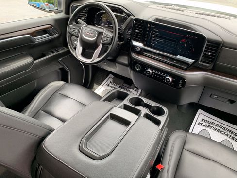 Used 2024 GMC Sierra 1500 SLT AWD/4WD image 43