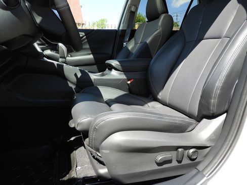 Used 2025 Subaru Outback Limited AWD/4WD image 14