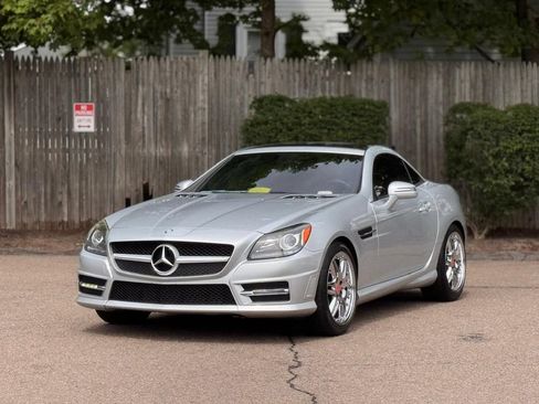 Used 2015 Mercedes-Benz SLK 250 image 2